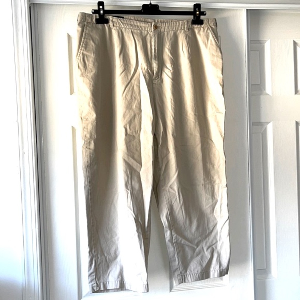 Lands’ End Beige Pants with Belt Loops Zipper with Button Closure Pockets